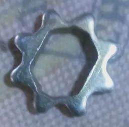 卷簾門門鎖的內(nèi)部構(gòu)造（三把十字鑰匙，機械式，九）